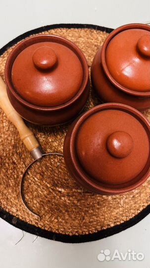 Глиняные горшочки с ухватом