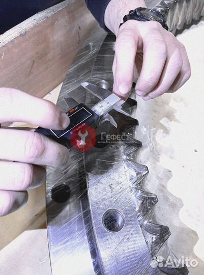 Поворотный круг Hitachi ZX330 9219138