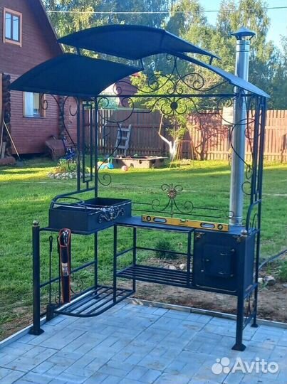 Мангал с крышей