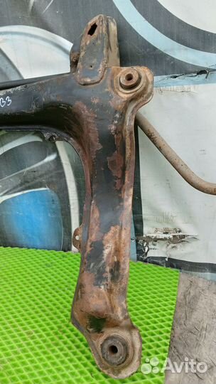 Подрамник Audi 80 B3