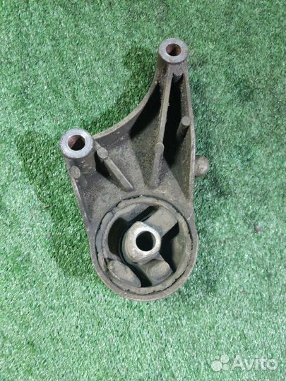 Опора двигателя передняя Opel Astra H