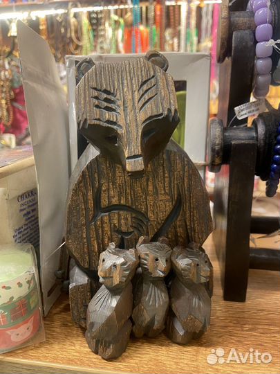 Медведица с медвежатами