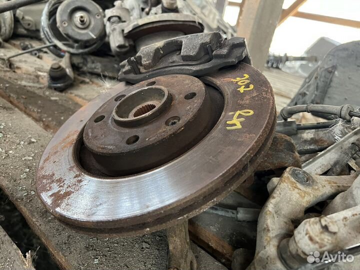 Тормозной диск передний Peugeot 307 б/у