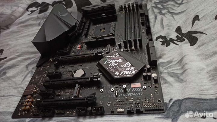 Материнская плата asus ROG strix B450-F gaming