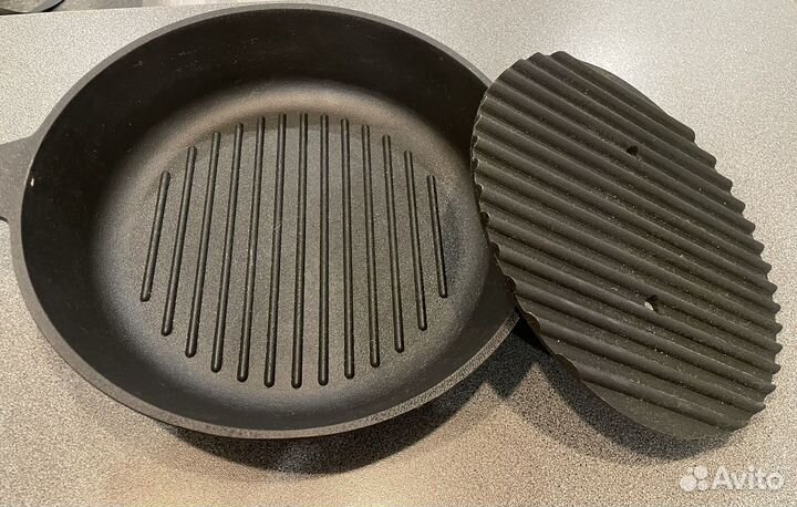 Сковорода-гриль чугунная