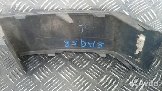 Ус под фонарь левый volvo XC90 1 (8AG58YL01)