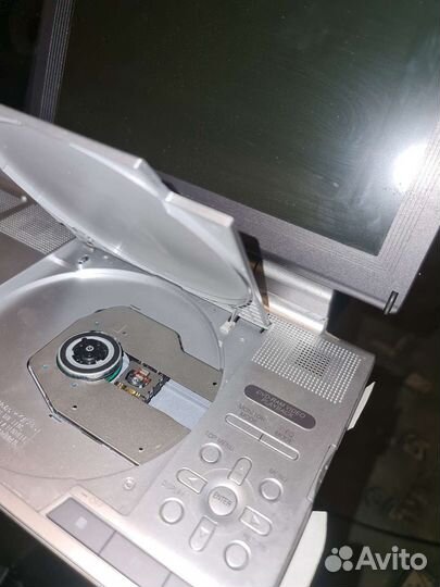 Портативный DVD-CD видеоплеер Panasonic DVD-LX8