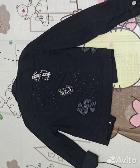 Джинсовая куртка чёрная со стразами