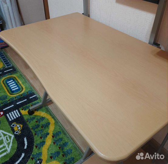 Компьютерный письменный стол