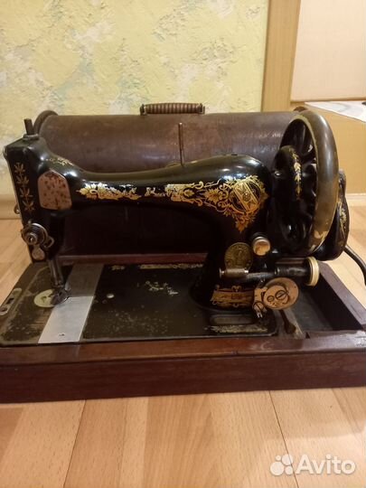 Швейная машинка зингер ручная