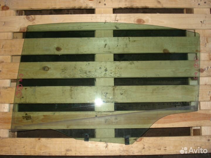 Стекло заднее левое Citroen C4 / Ситроен С4