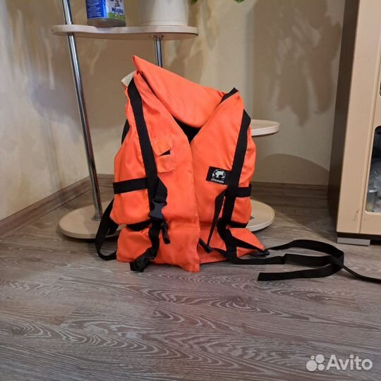 Спасательный жилет