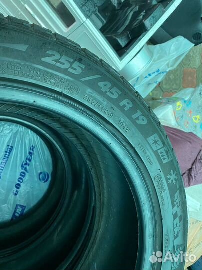Michelin Alpin 4 255/45 R19 и 285/40 R19