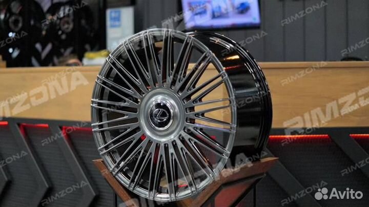 Кованый диск в стиле vossen S17-14 R22 5X150