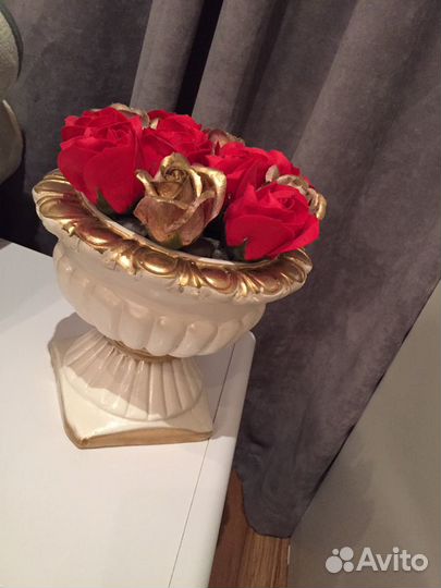 Декоративные цветы в горшке