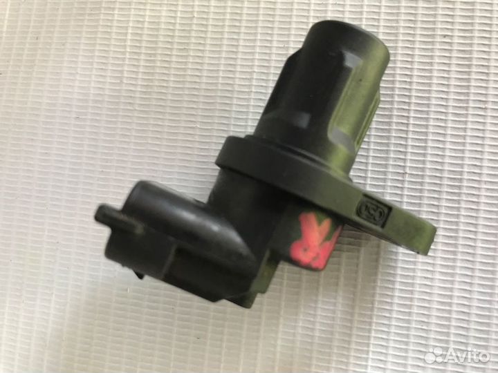 Датчик положения распредвала Mercedes-Benz R350 4