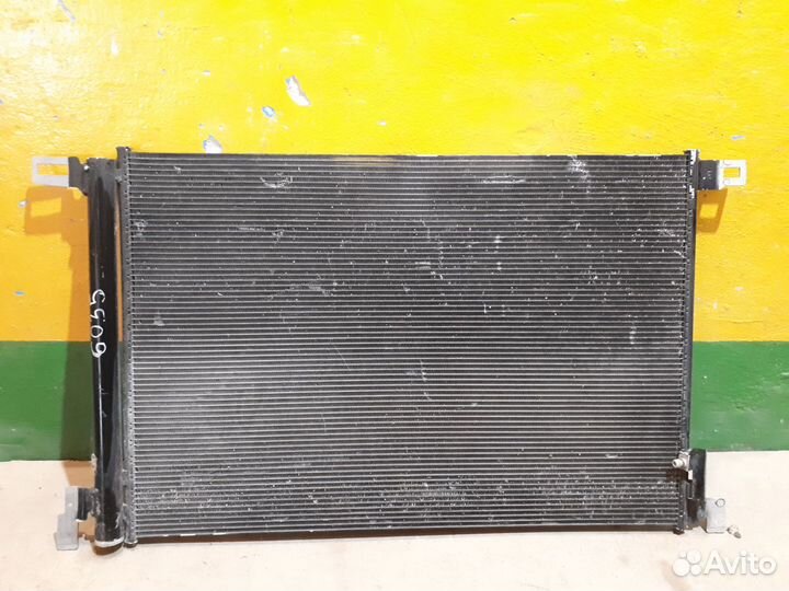 Радиатор кондиционера Audi Q7