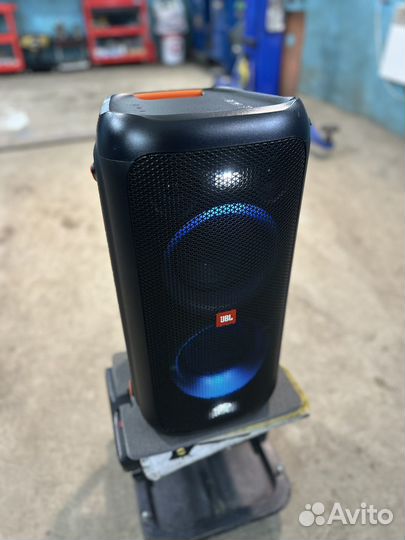 Продам колонку JBL Parti Box 100