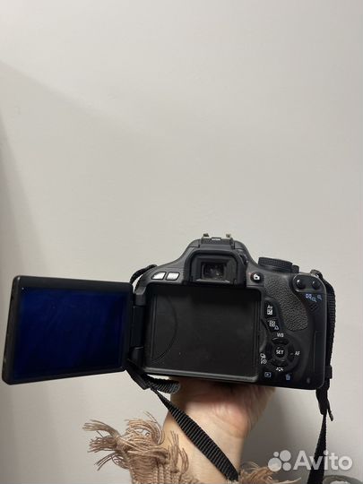Зеркальный фотоаппарат canon eos 600d бу