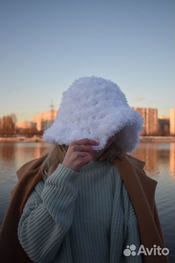 Вязаная панама ручной работы