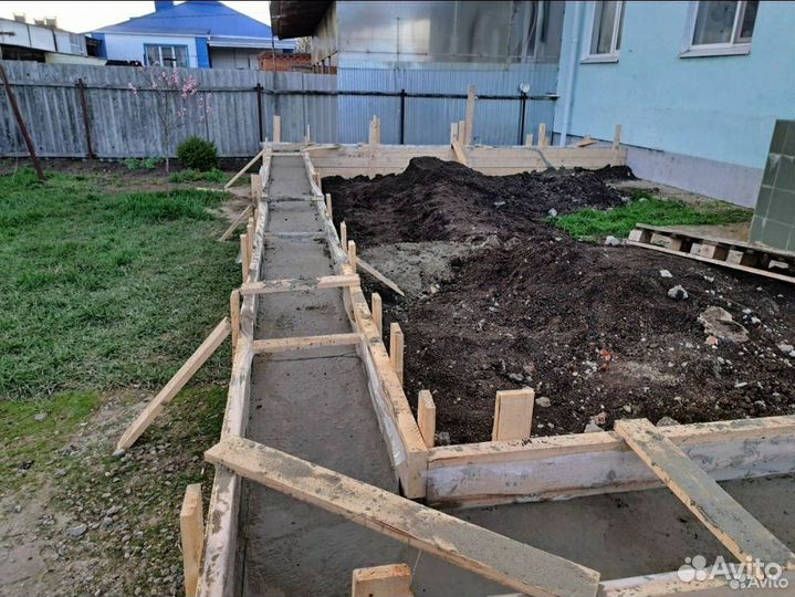 Бригада строителей