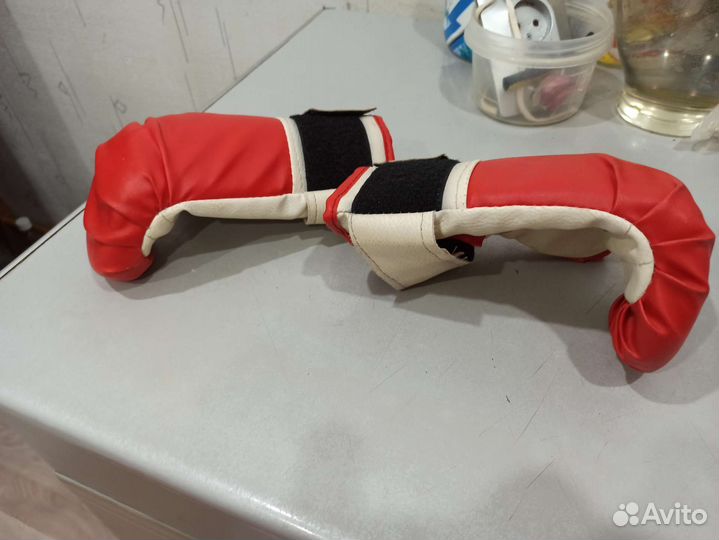 Перчатки для кикбоксинга