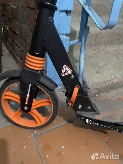 Самокат взрослый с большими колесами