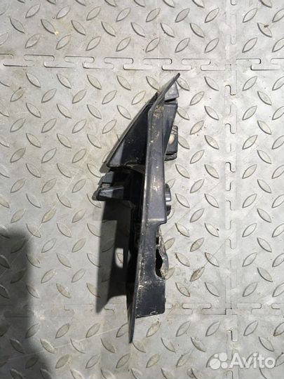 Кронштейн заднего бампера правый