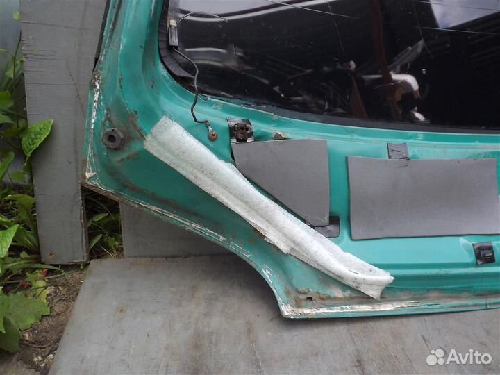 Крышка багажника Митсубиши Кольт IV