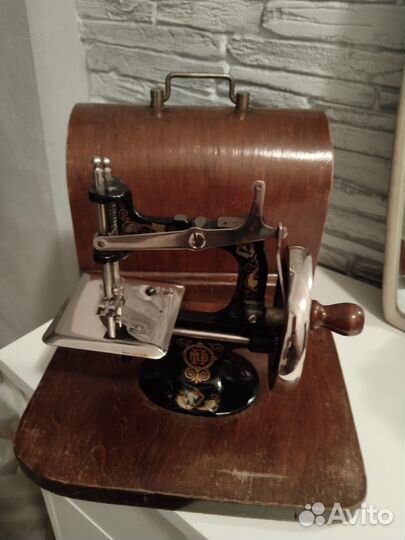 Детская швейная машинка пмз 30х годов