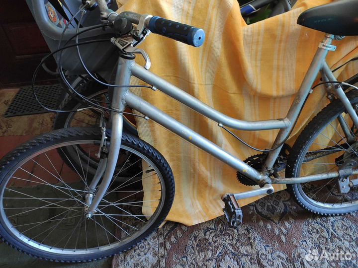 Детский и взрослый велосипед