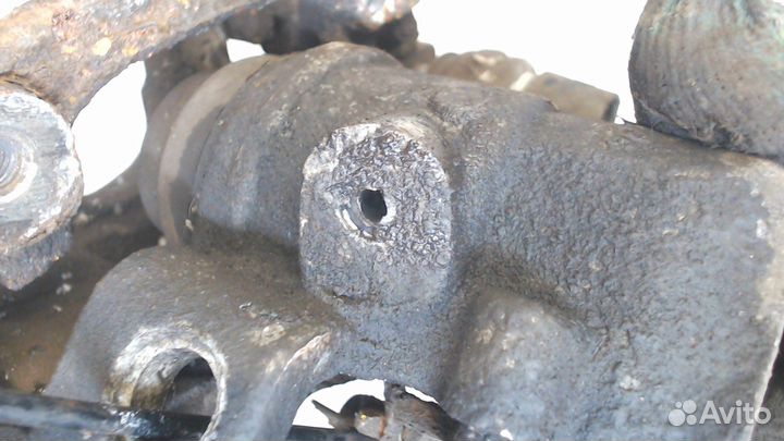 Суппорт Mazda 3 (BK), 2006