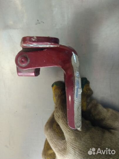 Петля двери задней левой нижняя Renault Sandero 2009 2014