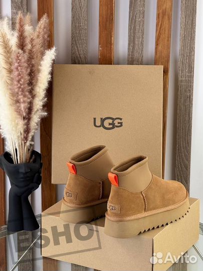 UGG Classic Dipper Boot Black Mini