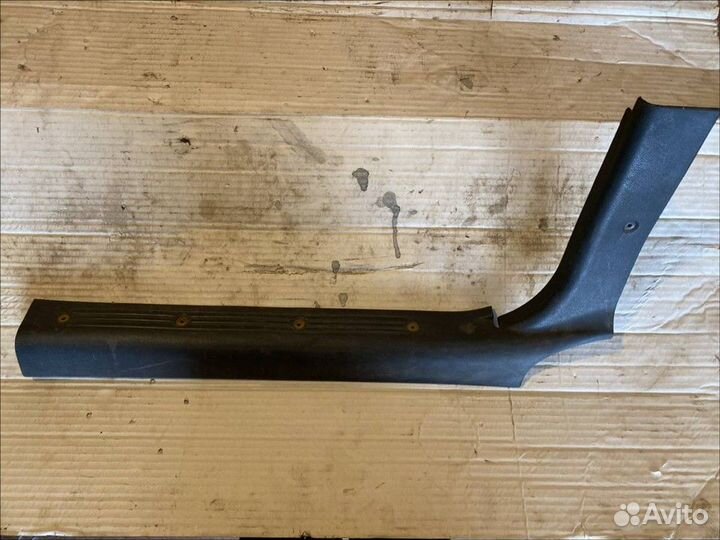 Накладка на порог передняя левая LADA Kalina