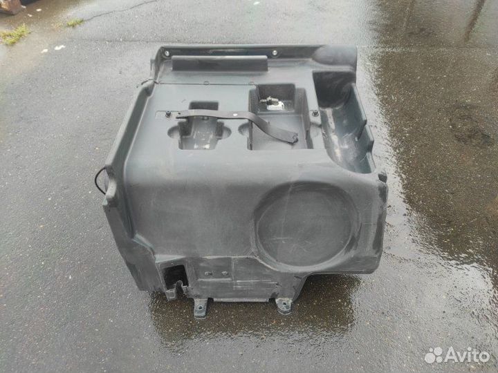 Ящик инструментальный правый Man Tgs