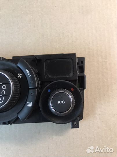 Блок управления климатконтролем Peugeot 308