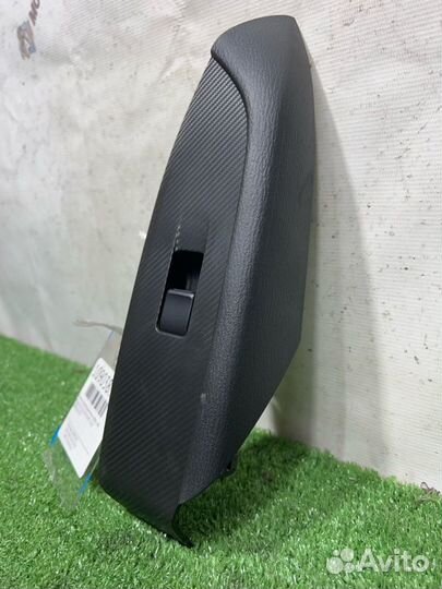 Кнопка стеклоподъемника передняя левая Mazda Cx-3