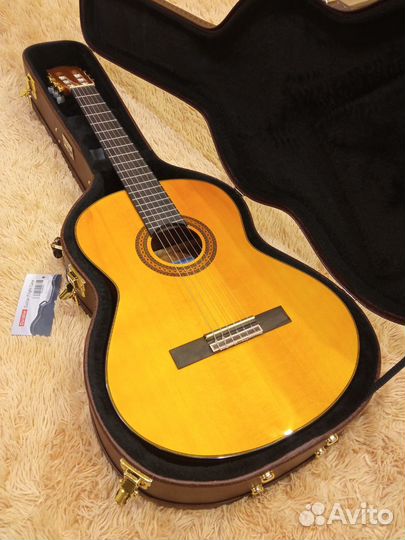 Гитара Yamaha + кейс