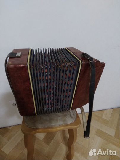 Продам гармонь Чайка