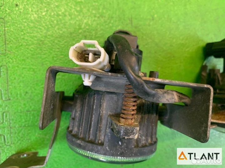 Туманка передняя nissan march