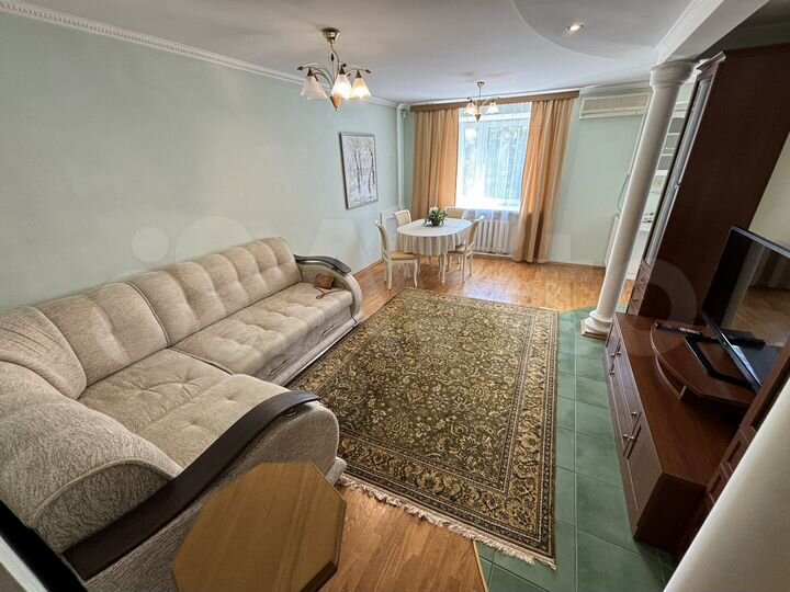 2-к. квартира, 66 м², 2/5 эт.