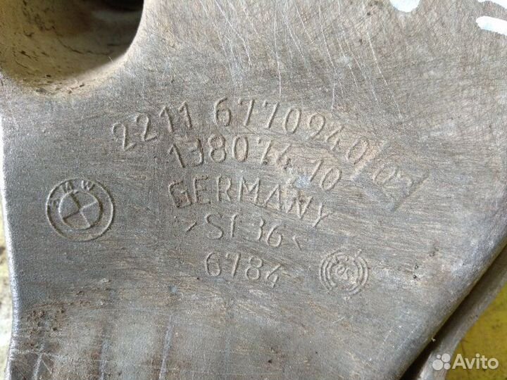 Кронштейн двигателя правый Bmw 5-Серия E60/E61