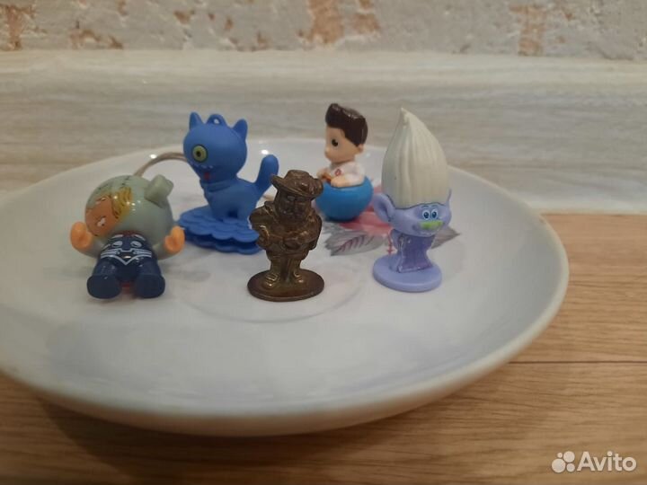 Игрушки из киндера