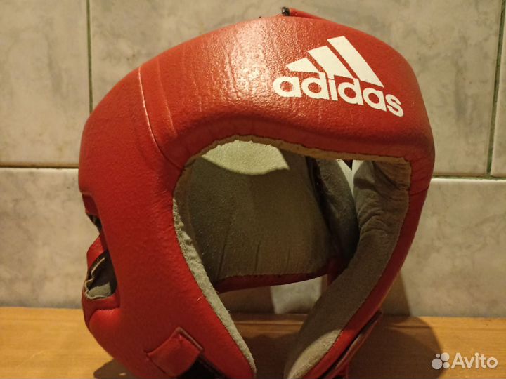 Боксерский шлем adidas aiba