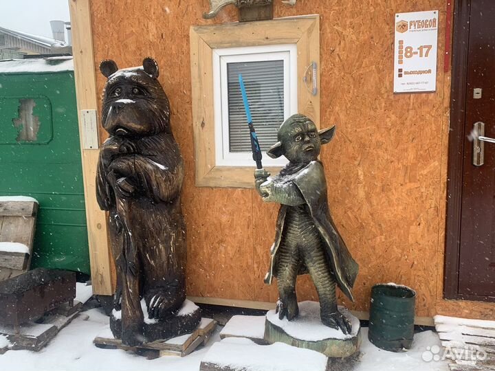 Резные фигуры из дерева