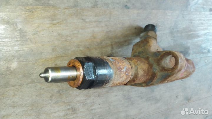 Запчасти на трактор(Топливный насос т 25)