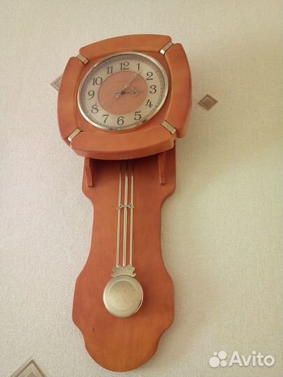 Часы настенные Весна