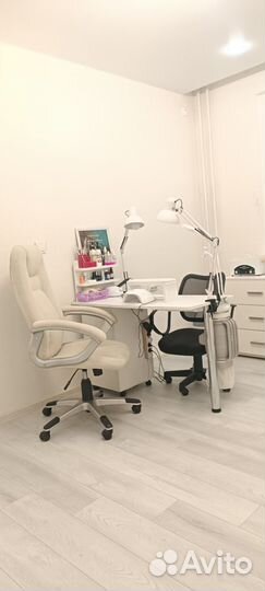 Маникюр, наращивание ногтей, педикюр