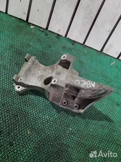 Кронштейн генератора Шевроле авео